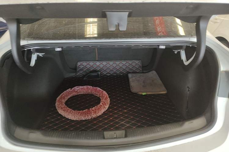 Used Buick Regal 2017 28T Luxury Edition Trunk