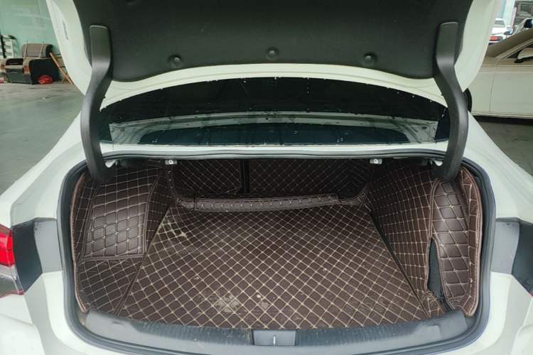 Used Buick Regal 2017 20T Elite Edition Trunk