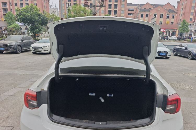 Used Buick Regal 2017 20T Elite Edition Trunk