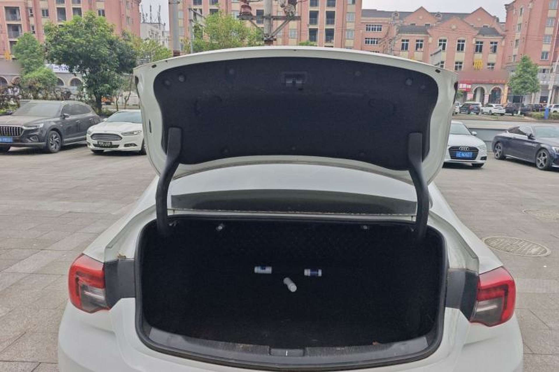 Used Buick Regal 2017 20T Elite Edition Trunk