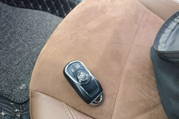 Used Buick Regal 2017 20T Elite Edition Vehicle Key