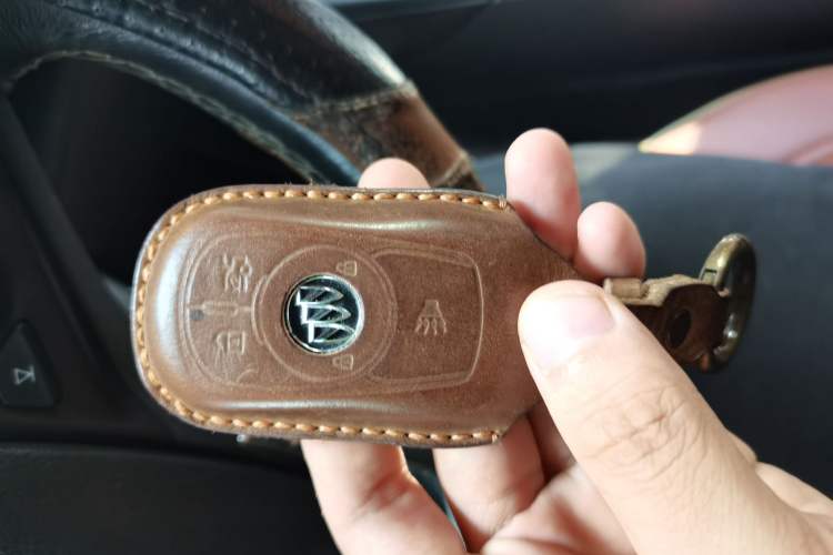 Used Buick Regal 2017 20T Elite Edition Vehicle Key