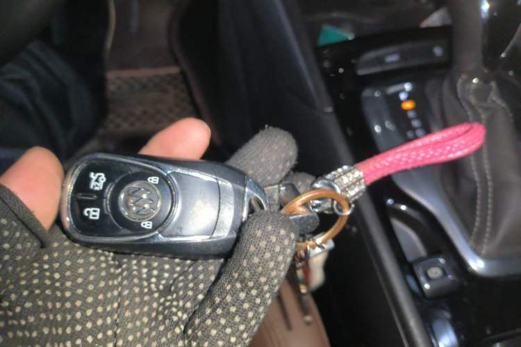 Used Buick Regal 2017 28T Luxury Edition Vehicle Key