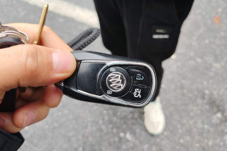 Used Buick Regal 2017 20T Elite Edition Vehicle Key