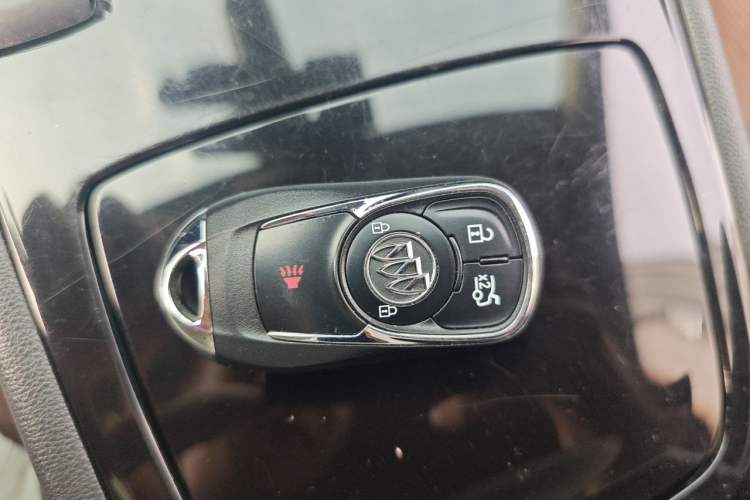 Used Buick Regal 2017 28T Luxury Edition Vehicle Key