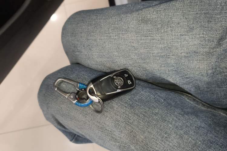 Used Buick Regal 2017 20T Elite Edition Vehicle Key