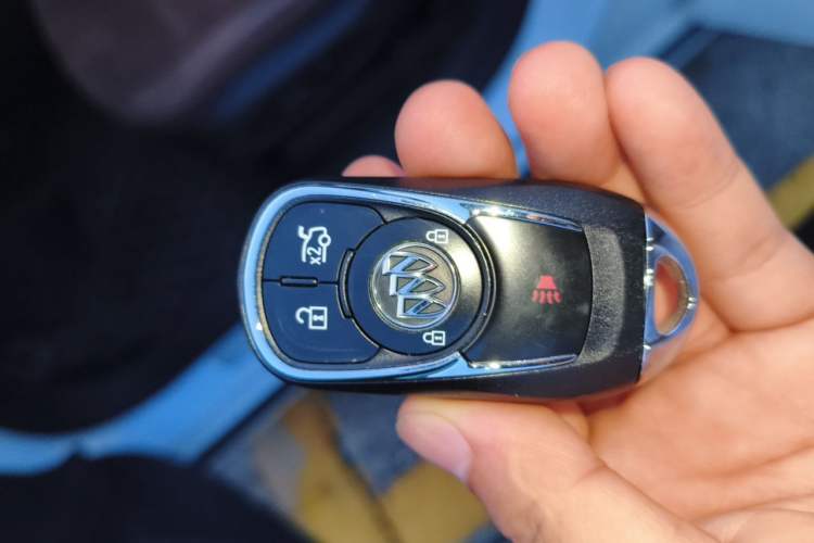 Used Buick Regal 2017 20T Luxury Model Vehicle Key