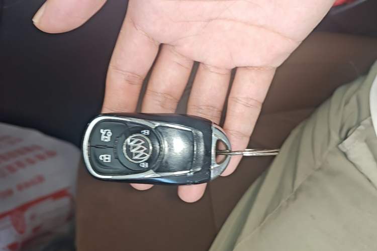 Used Buick Regal 2017 20T Elite Edition Vehicle Key