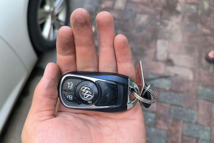 Used Buick Regal 2017 20T Luxury Model Vehicle Key