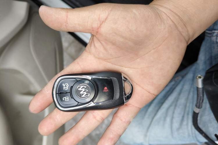 Used Buick Regal 2017 30H Luxury Version Vehicle Key