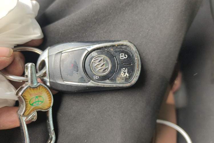 Used Buick Regal 2017 20T Elite Edition Vehicle Key
