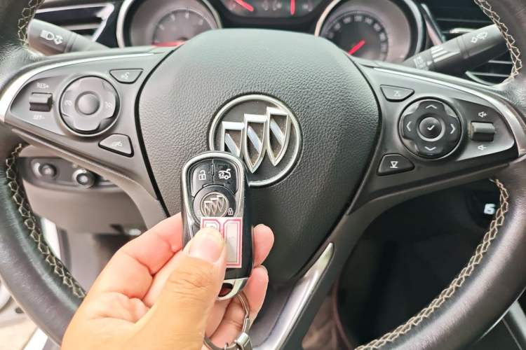 Used Buick Regal 2017 20T Elite Edition Vehicle Key