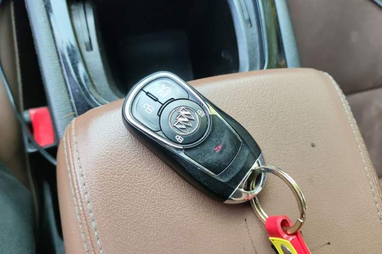 Used Buick Regal 2017 28T Luxury Edition Vehicle Key