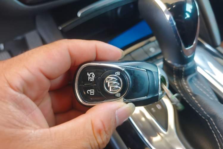 Used Buick Regal 2017 20T Elite Edition Vehicle Key