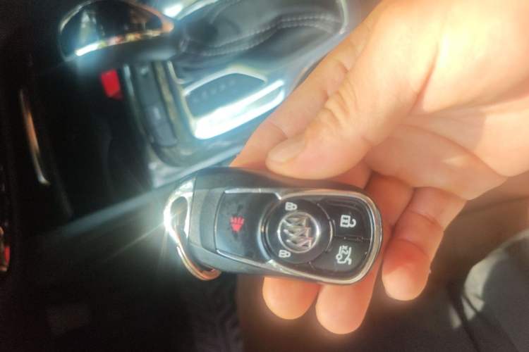 Used Buick Regal 2017 20T Elite Edition Vehicle Key