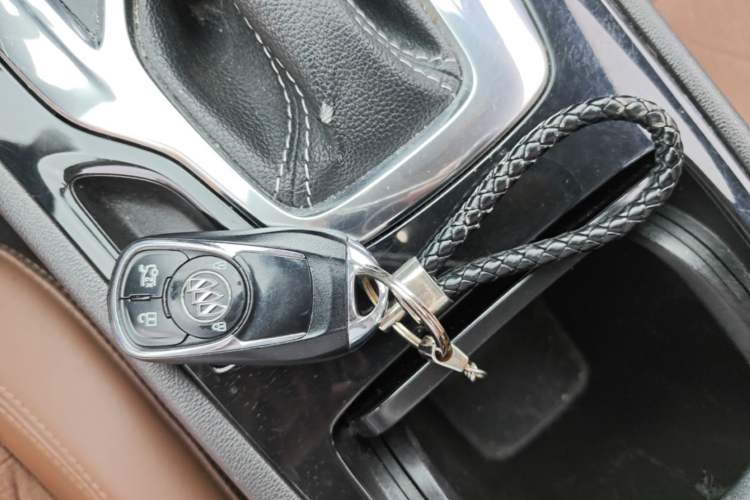 Used Buick Regal 2017 20T Elite Edition Vehicle Key
