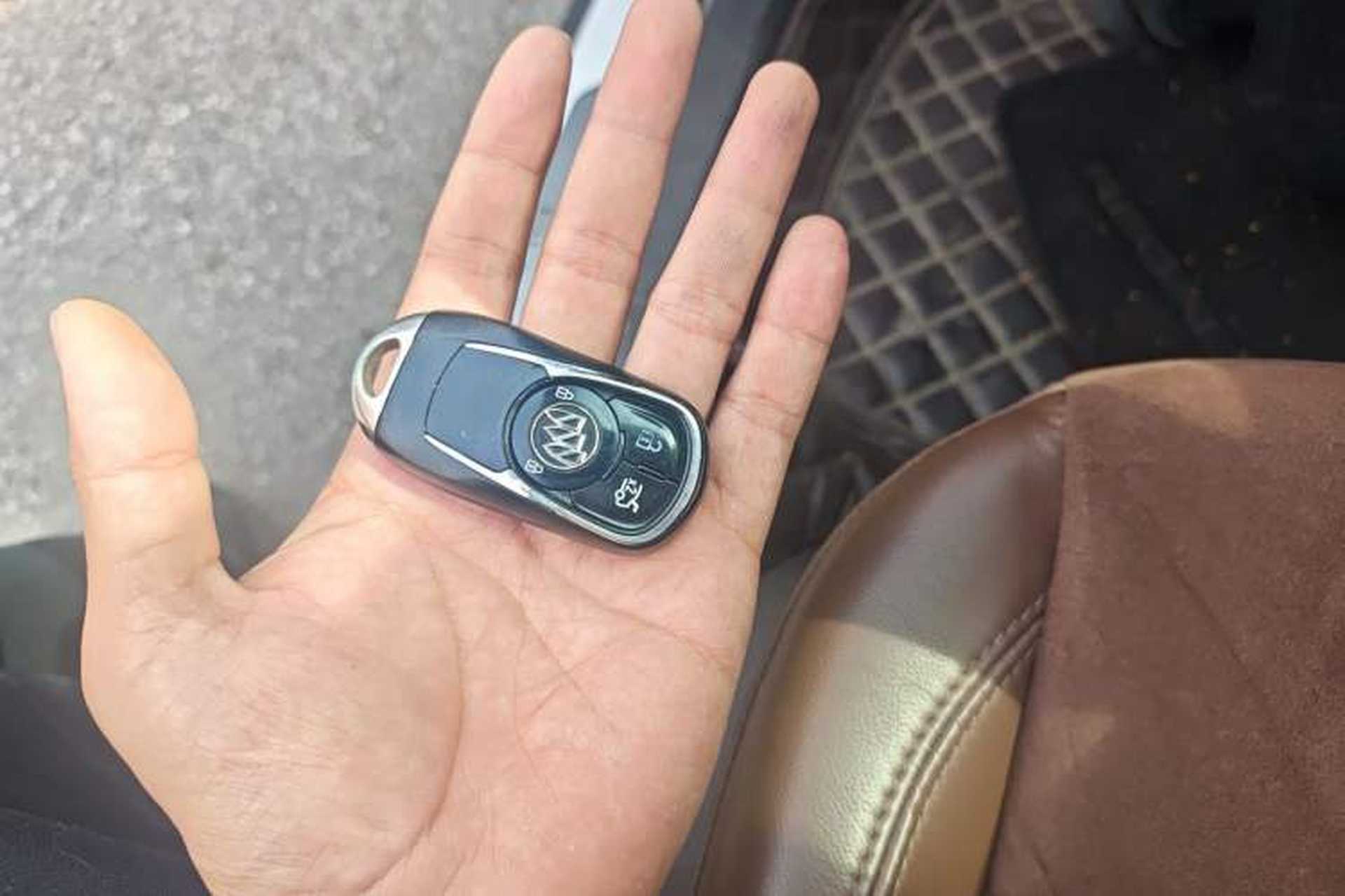 Used Buick Regal 2017 20T Elite Edition Vehicle Key