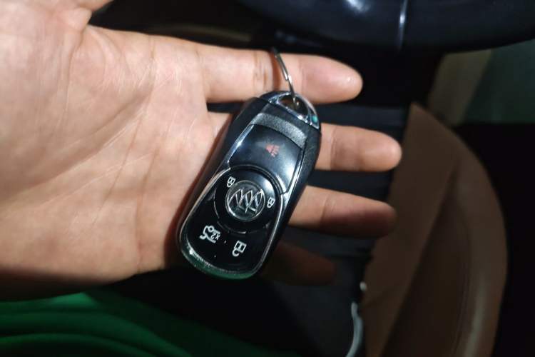 Used Buick Regal 2017 20T Elite Edition Vehicle Key