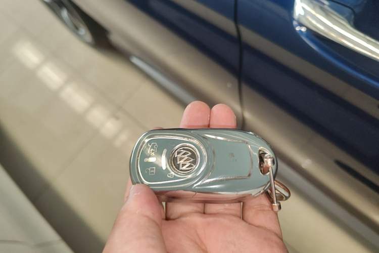 Used Buick Regal 2017 28T Luxury Edition Vehicle Key