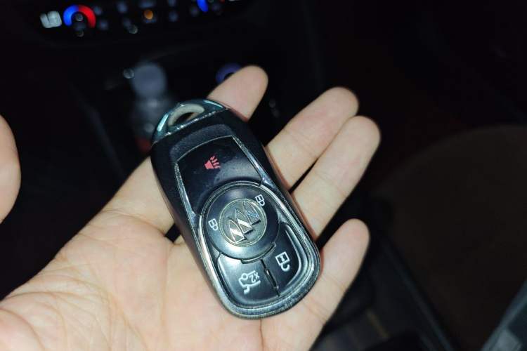 Used Buick Regal 2017 28T Luxury Edition Vehicle Key