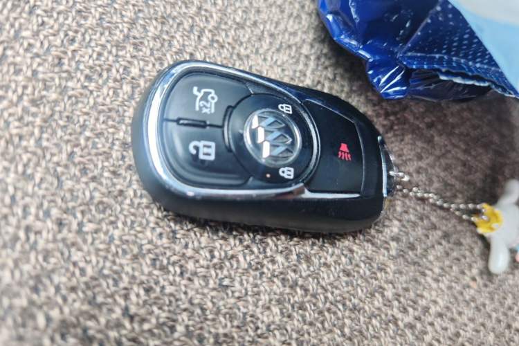 Used Buick Regal 2017 28T Luxury Edition Vehicle Key