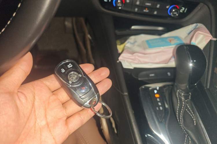 Used Buick Regal 2017 20T Elite Edition Vehicle Key
