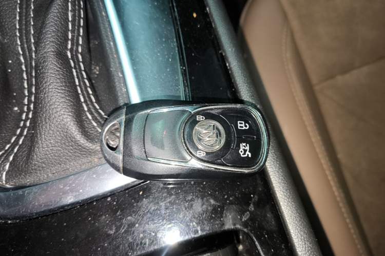 Used Buick Regal 2017 20T Elite Edition Vehicle Key