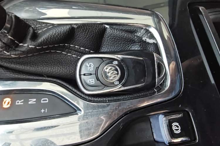 Used Buick Regal 2017 20T Elite Edition Vehicle Key