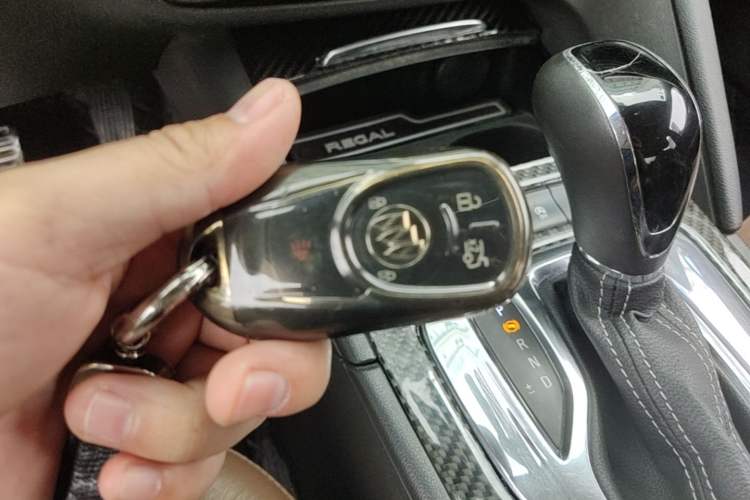 Used Buick Regal 2017 20T Elite Edition Vehicle Key