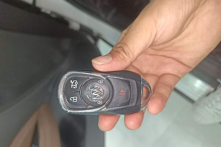 Used Buick Regal 2017 20T Elite Edition Vehicle Key