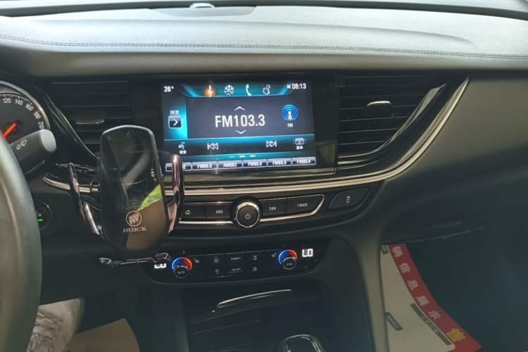 Used Buick Regal 2017 20T Elite Edition Audio And AC Panel