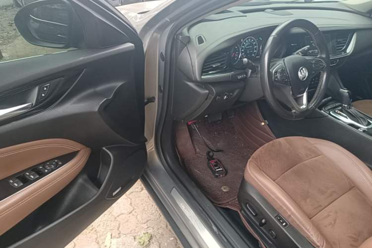 Used Buick Regal 2017 28T Luxury Edition Driver Seat