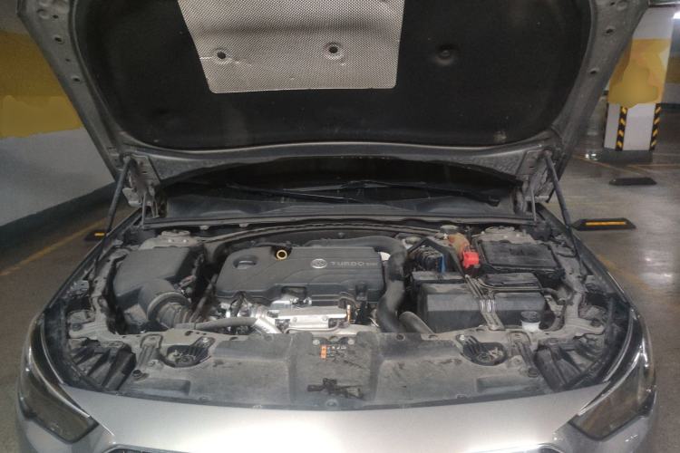 Used Buick Regal 2017 20T Elite Edition Engine Bay