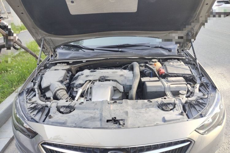 Used Buick Regal 2017 28T Luxury Edition Engine Bay