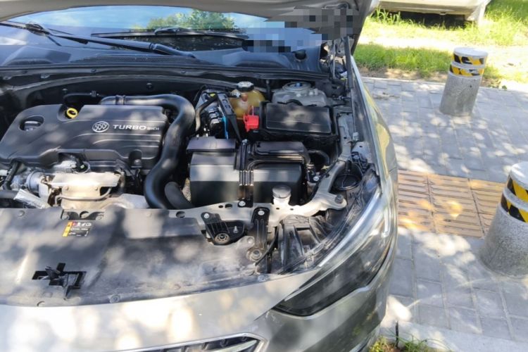 Used Buick Regal 2017 20T Elite Edition Engine Bay Left