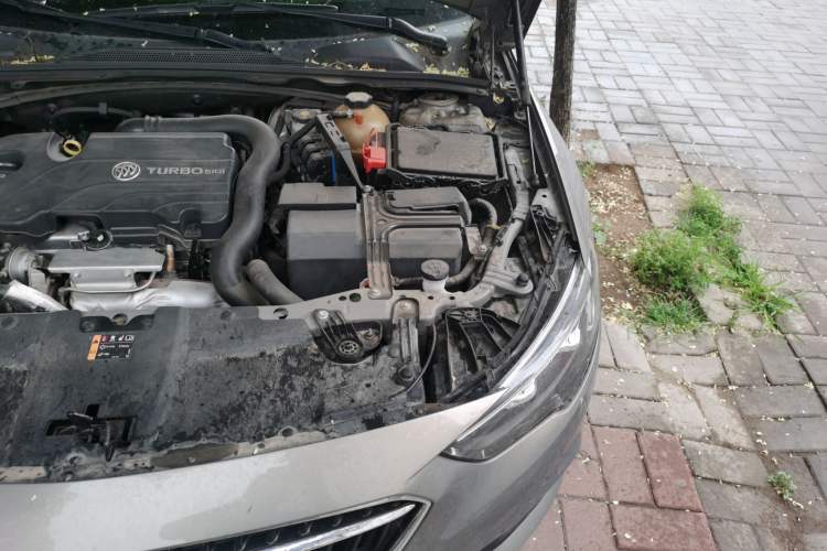 Used Buick Regal 2017 20T Luxury Model Engine Bay Left
