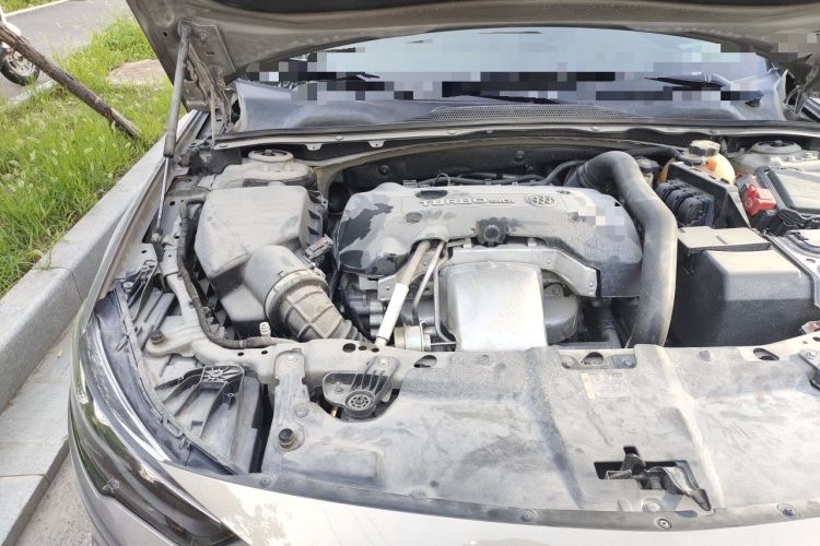 Used Buick Regal 2017 28T Luxury Edition Engine Bay Right
