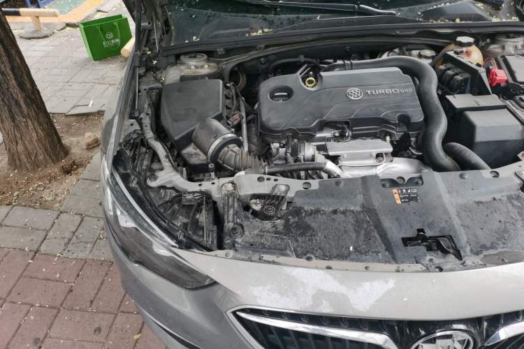 Used Buick Regal 2017 20T Luxury Model Engine Bay Right
