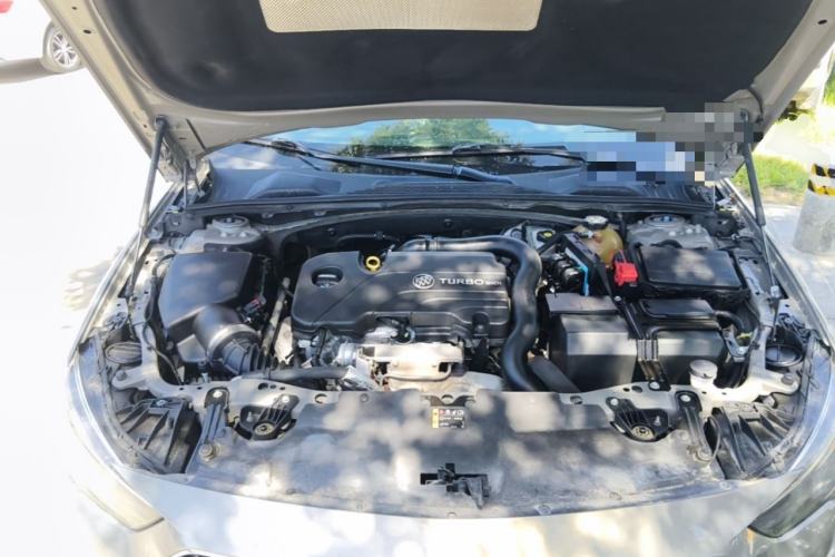 Used Buick Regal 2017 20T Elite Edition Engine Bay