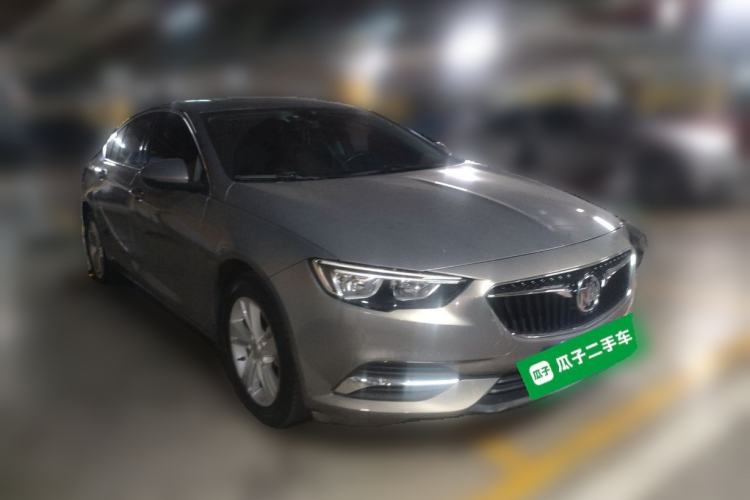 Used Buick Regal 2017 20T Elite Edition Front Right 45 Deg
