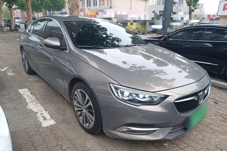 Used Buick Regal 2017 28T Luxury Edition Front Right 45 Deg