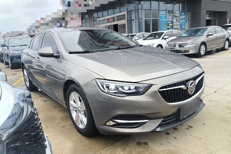 Used Buick Regal 2017 20T Luxury Model Front Right 45 Deg