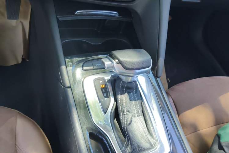 Used Buick Regal 2017 20T Elite Edition Gear Lever
