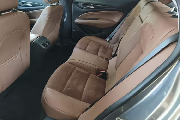 Used Buick Regal 2017 20T Elite Edition Left Rear Seat