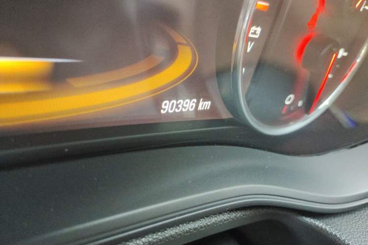 Used Buick Regal 2017 28T Luxury Edition Odometer Close Up