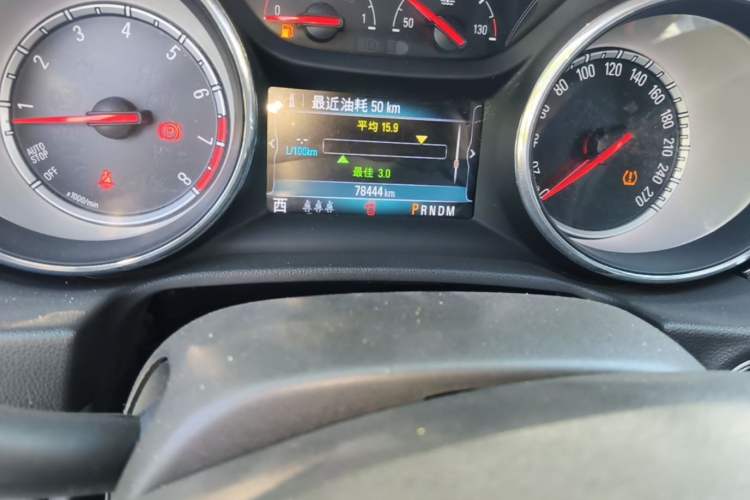 Used Buick Regal 2017 20T Elite Edition Odometer Close Up