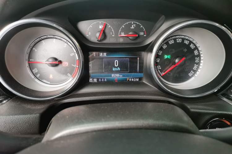 Used Buick Regal 2017 20T Luxury Model Odometer Close Up