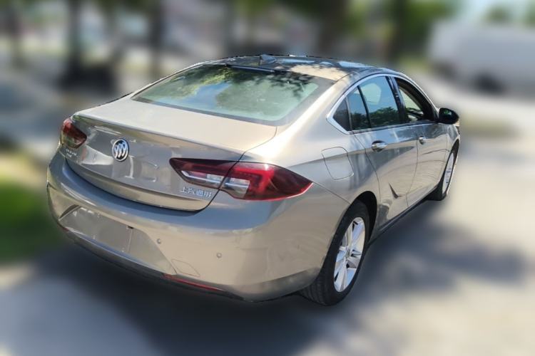 Used Buick Regal 2017 20T Elite Edition Rear Right 45 Deg