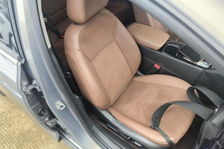 Used Buick Regal 2017 20T Luxury Model Right Front Seat