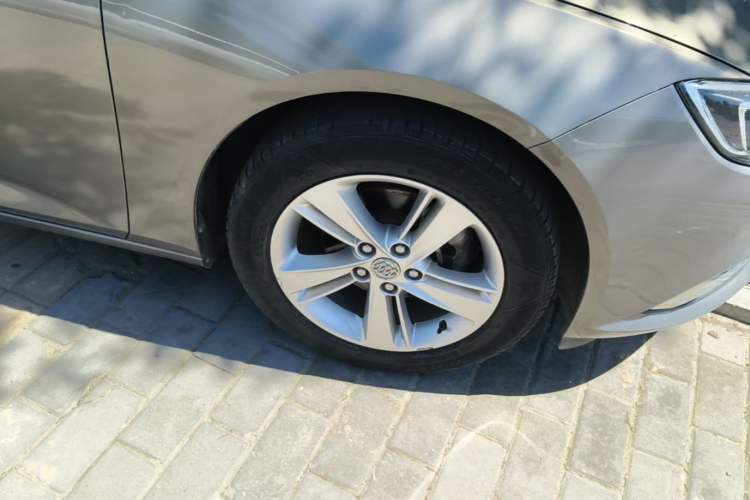 Used Buick Regal 2017 20T Elite Edition Right Front Wheel Hub